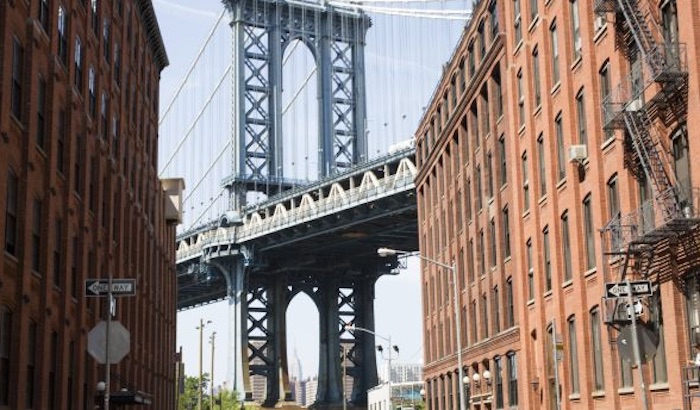 Travel To Dumbo Brooklyn NYC!